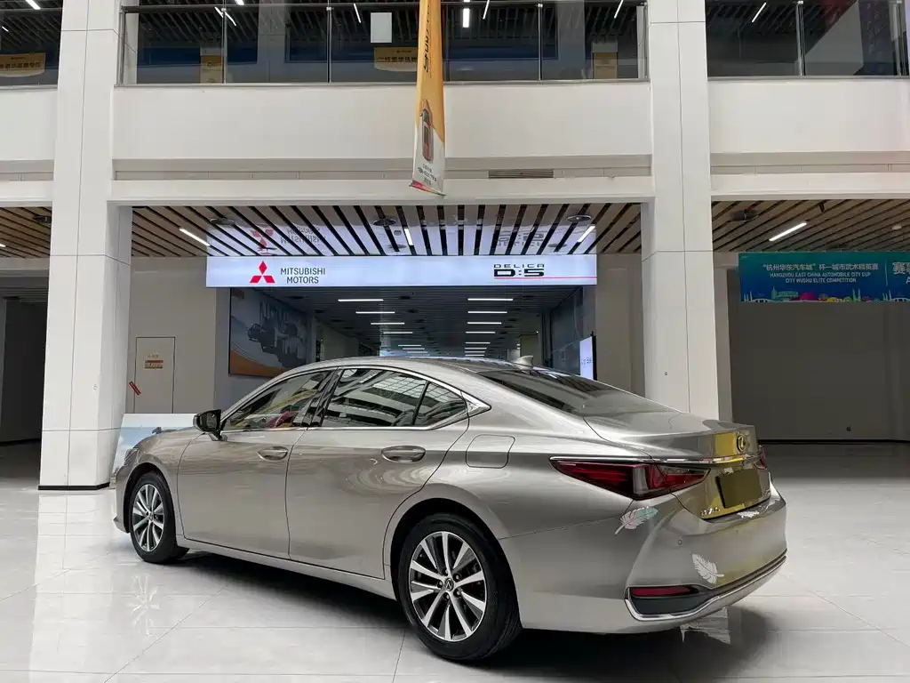 Lexus Lexus ES 2018 200 Excellence Edition China V 2019 - thumbnail 4