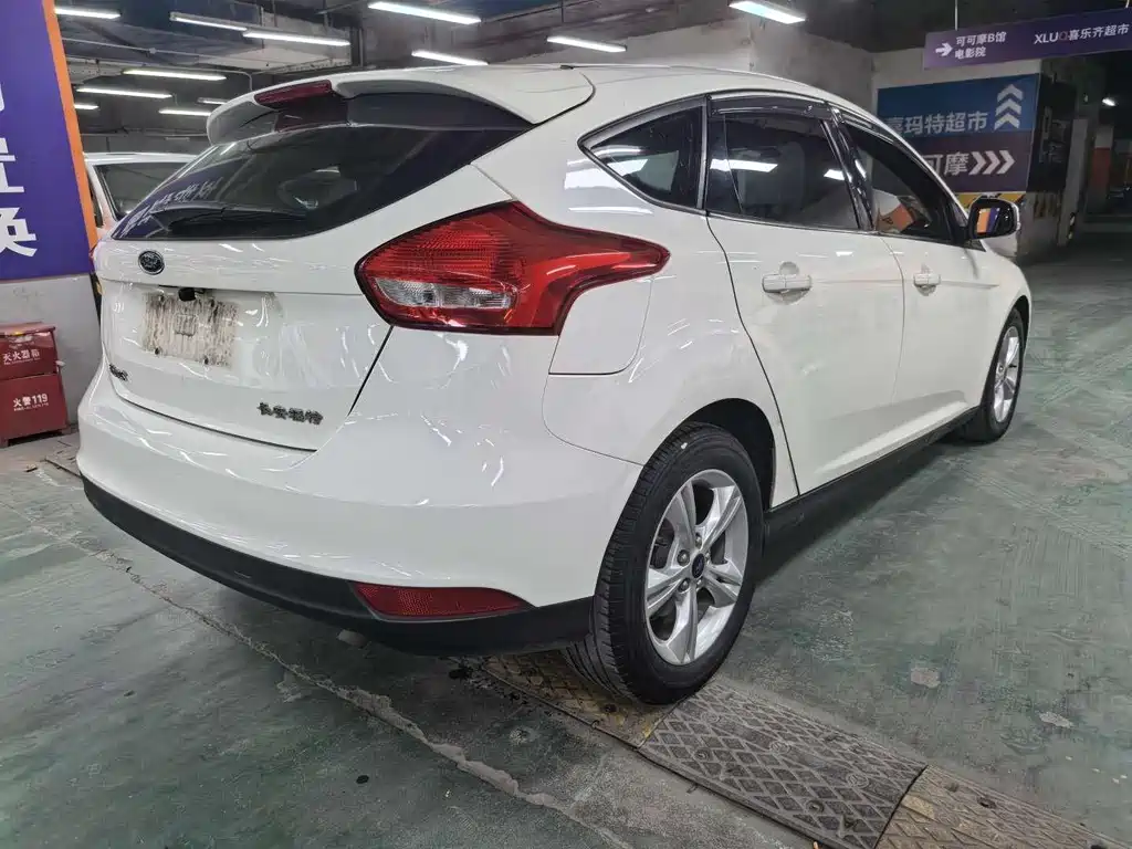 Ford Ford Focus 2015 Hatchback 1.6L Automatic Comfort Model 2016 - thumbnail 7