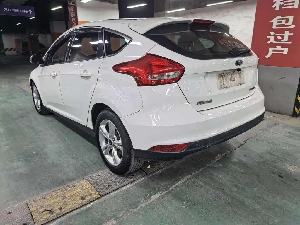 Ford Ford Focus 2015 Hatchback 1.6L Automatic Comfort Model 2016 - thumbnail 9