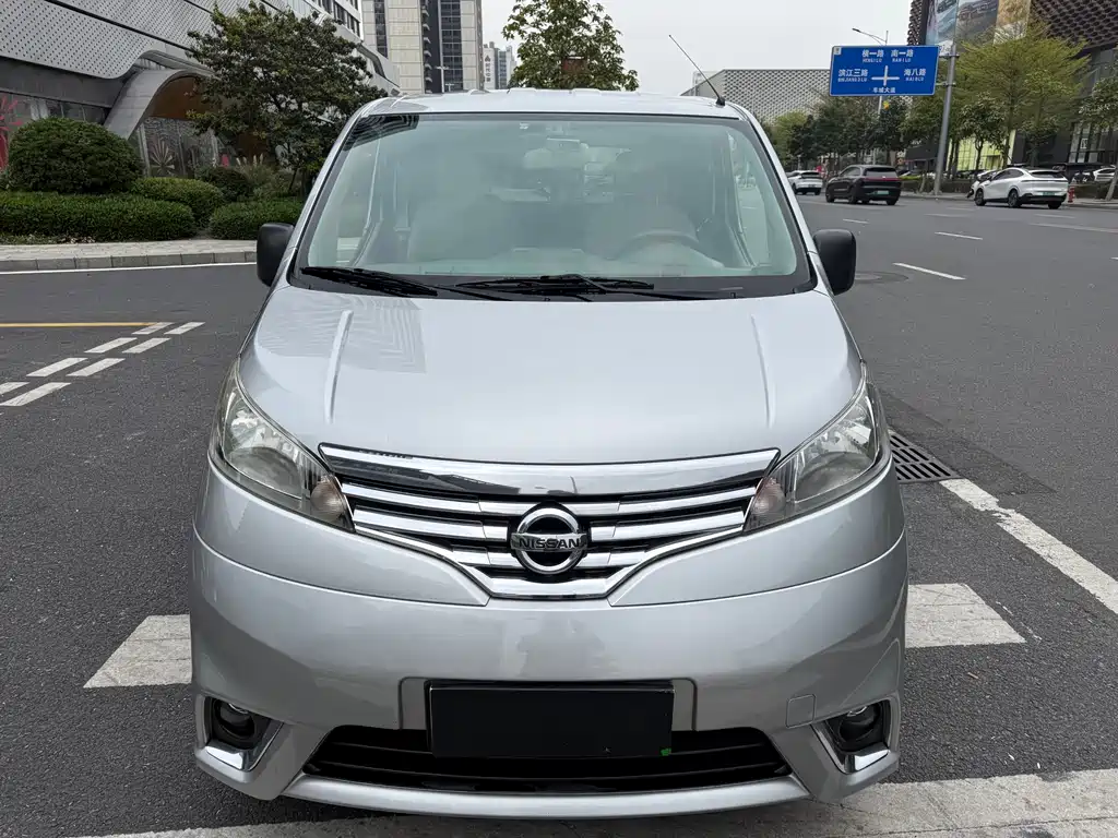 Nissan Nissan NV200 2016 Facelift 1.6L CVT Luxury Edition 2017 - thumbnail 2