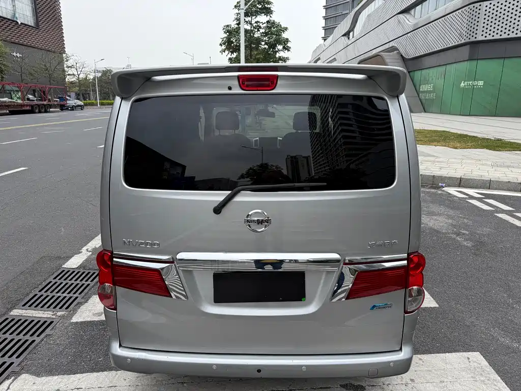 Nissan Nissan NV200 2016 Facelift 1.6L CVT Luxury Edition 2017 - thumbnail 3