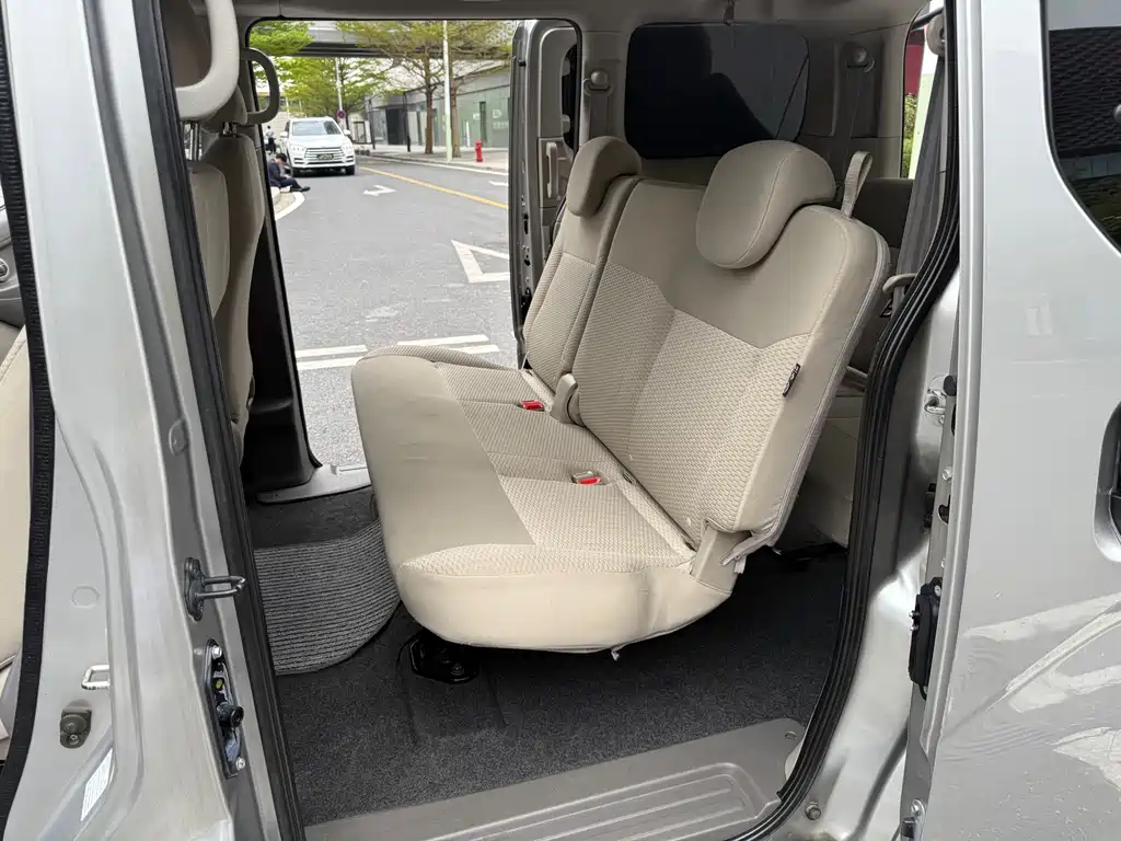 Nissan Nissan NV200 2016 Facelift 1.6L CVT Luxury Edition 2017 - thumbnail 7