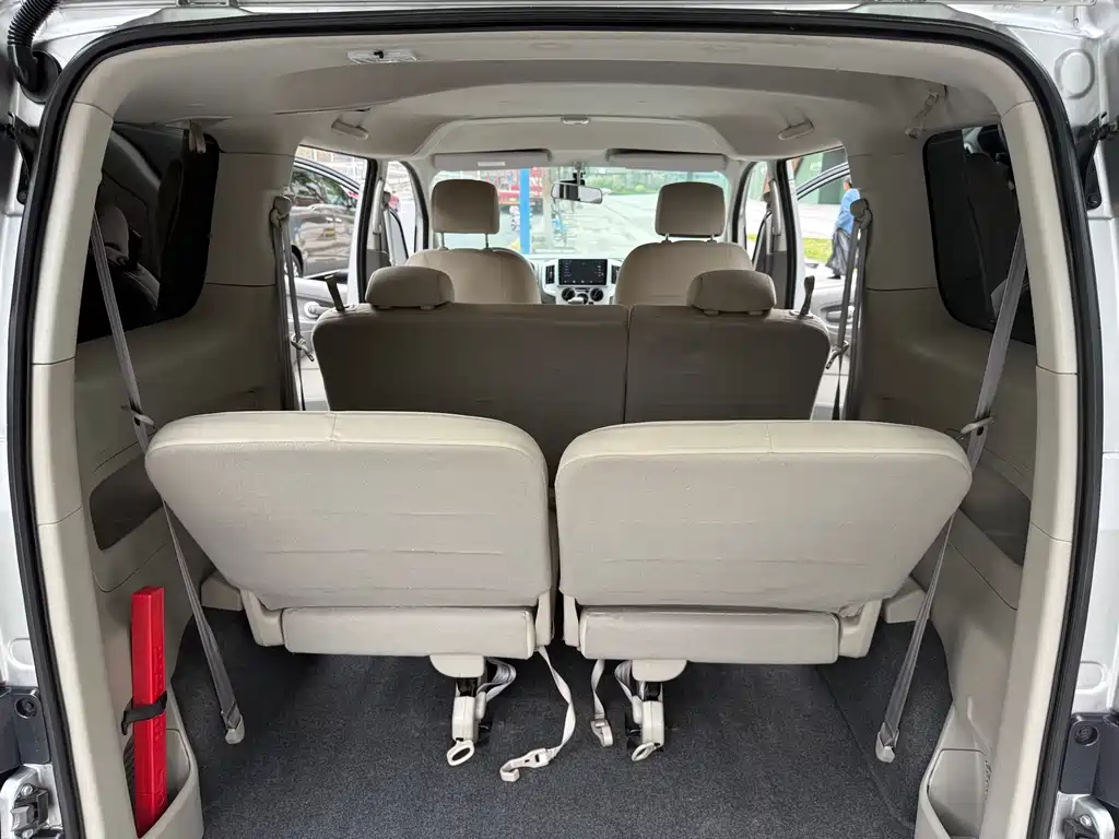 Nissan Nissan NV200 2016 Facelift 1.6L CVT Luxury Edition 2017 - thumbnail 9