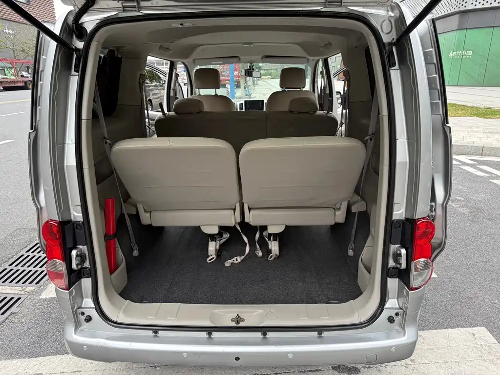 Nissan Nissan NV200 2016 Facelift 1.6L CVT Luxury Edition 2017 - thumbnail 10