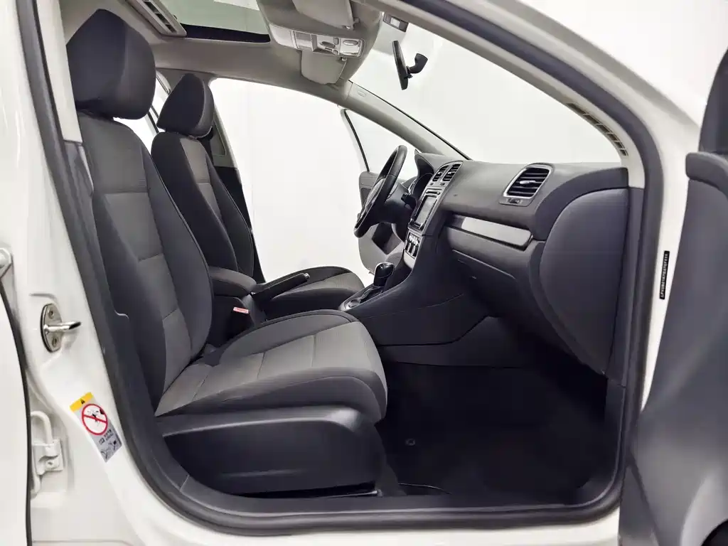 Volkswagen Volkswagen Golf 2012 1.6 Automatic Comfort Edition 2014 - thumbnail 14