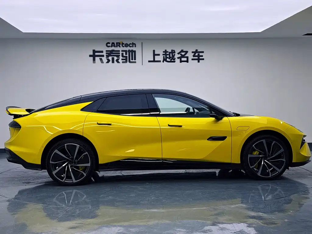 Lotus Sports Car EMEYA 2025 900 Executive Edition 2026 - thumbnail 4