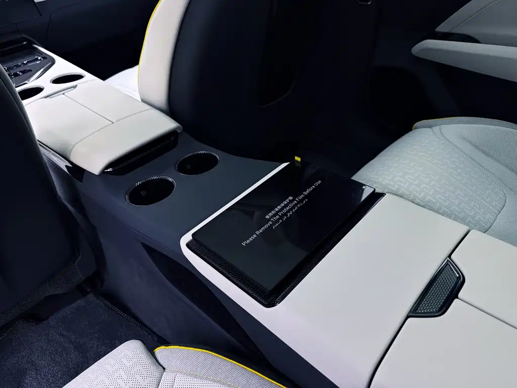 Lotus Sports Car EMEYA 2025 900 Executive Edition 2026 - thumbnail 23