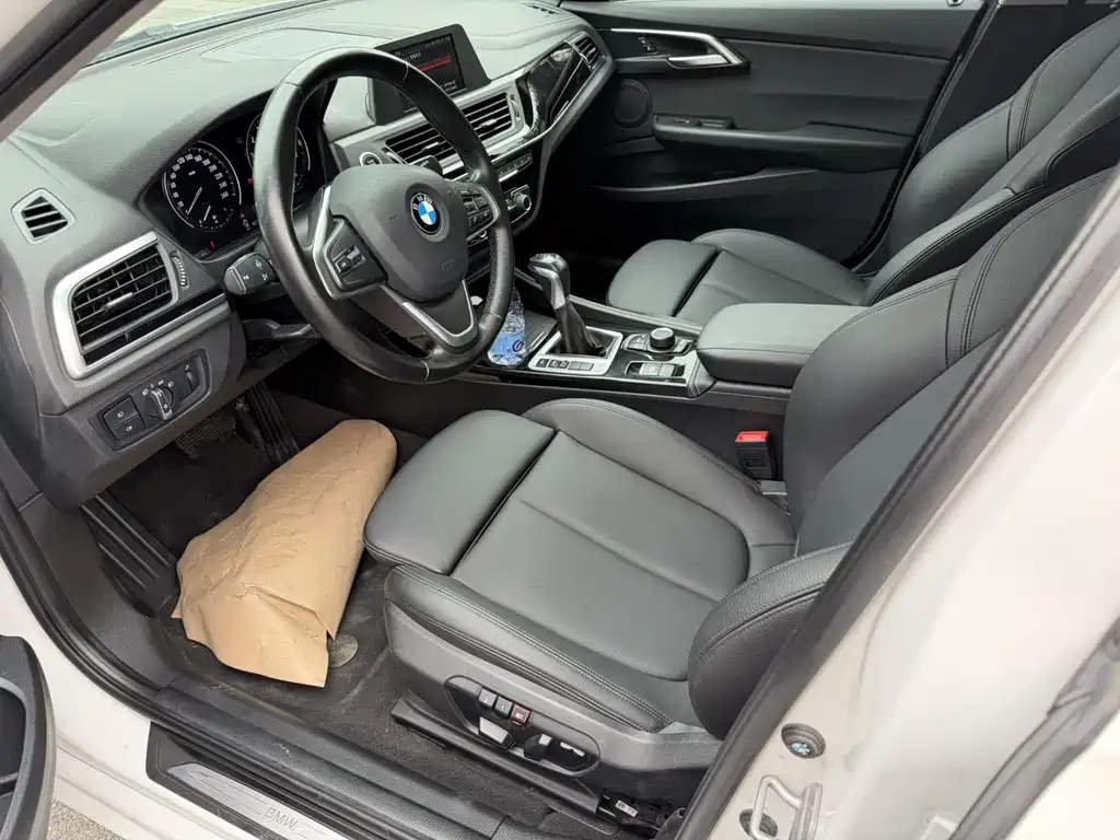 BMW BMW 1 Series 2018 118i Sport Line 2018 - thumbnail 5