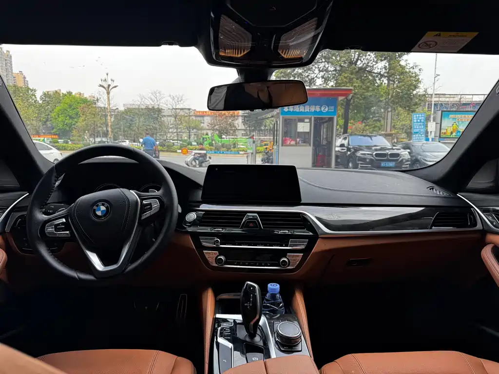 BMW BMW 5 Series 2018 Facelift 530Li Leading Model M Sport Package 2018 - thumbnail 8