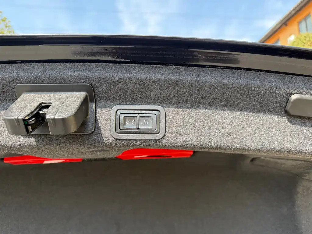 Audi Audi A6L 2023 Facelift 45 TFSI quattro Premium Dynamic Edition 2022 - thumbnail 16