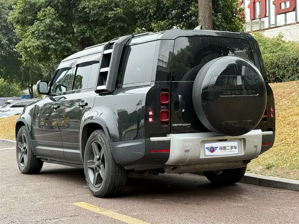 Land Rover Land Rover Defender 2023 130 3.0T P400 HSE 2023 - thumbnail 4