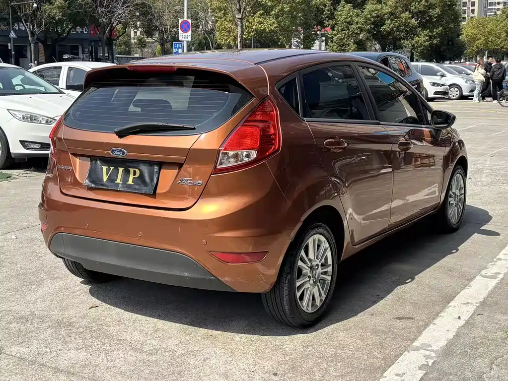 Ford Ford Fiesta 2013 Two-Door 1.5L Automatic Fashion Edition 2014 - thumbnail 5