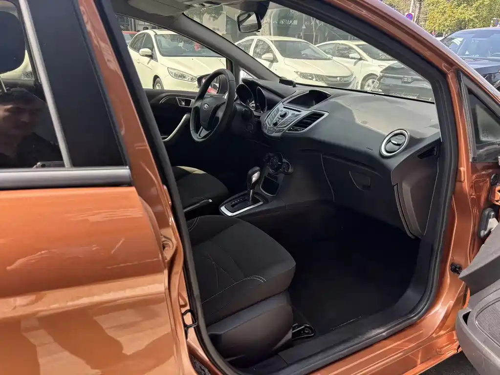 Ford Ford Fiesta 2013 Two-Door 1.5L Automatic Fashion Edition 2014 - thumbnail 8