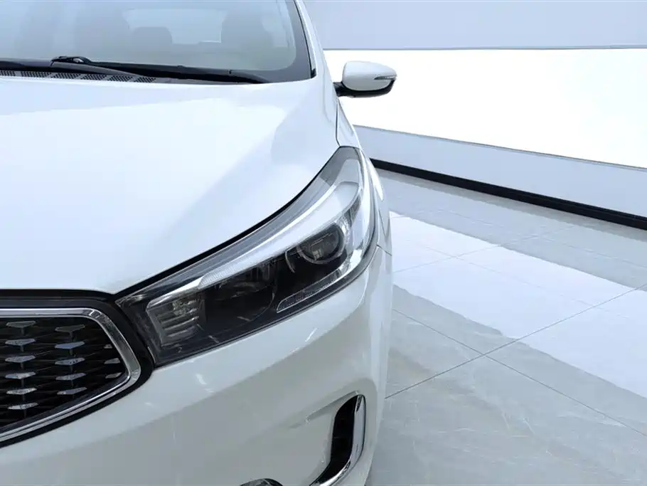 Kia Kia K3 2017 1.6L Automatic 15th Anniversary Special Edition GLS 2018 - thumbnail 5