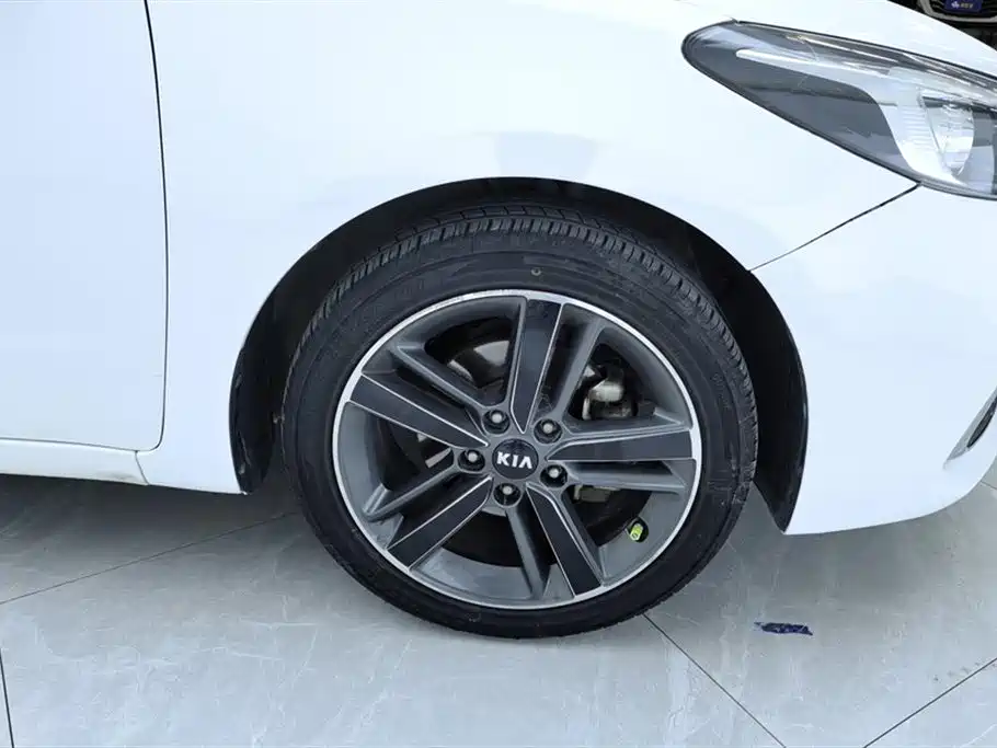 Kia Kia K3 2017 1.6L Automatic 15th Anniversary Special Edition GLS 2018 - thumbnail 6