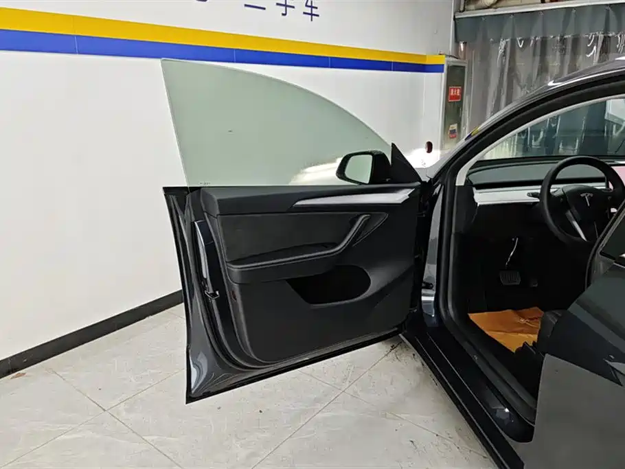 Tesla Model Y 2024 Rear-Wheel Drive 2024 - thumbnail 7