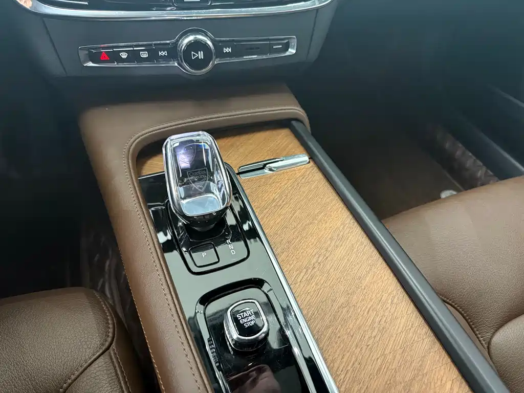 Volvo Volvo S90 2023 B5 Momentum Luxury Edition 2023 - thumbnail 8