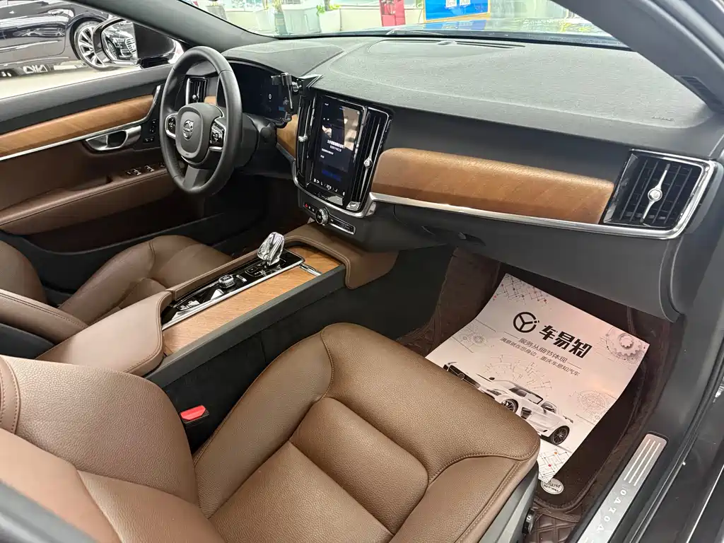 Volvo Volvo S90 2023 B5 Momentum Luxury Edition 2023 - thumbnail 14