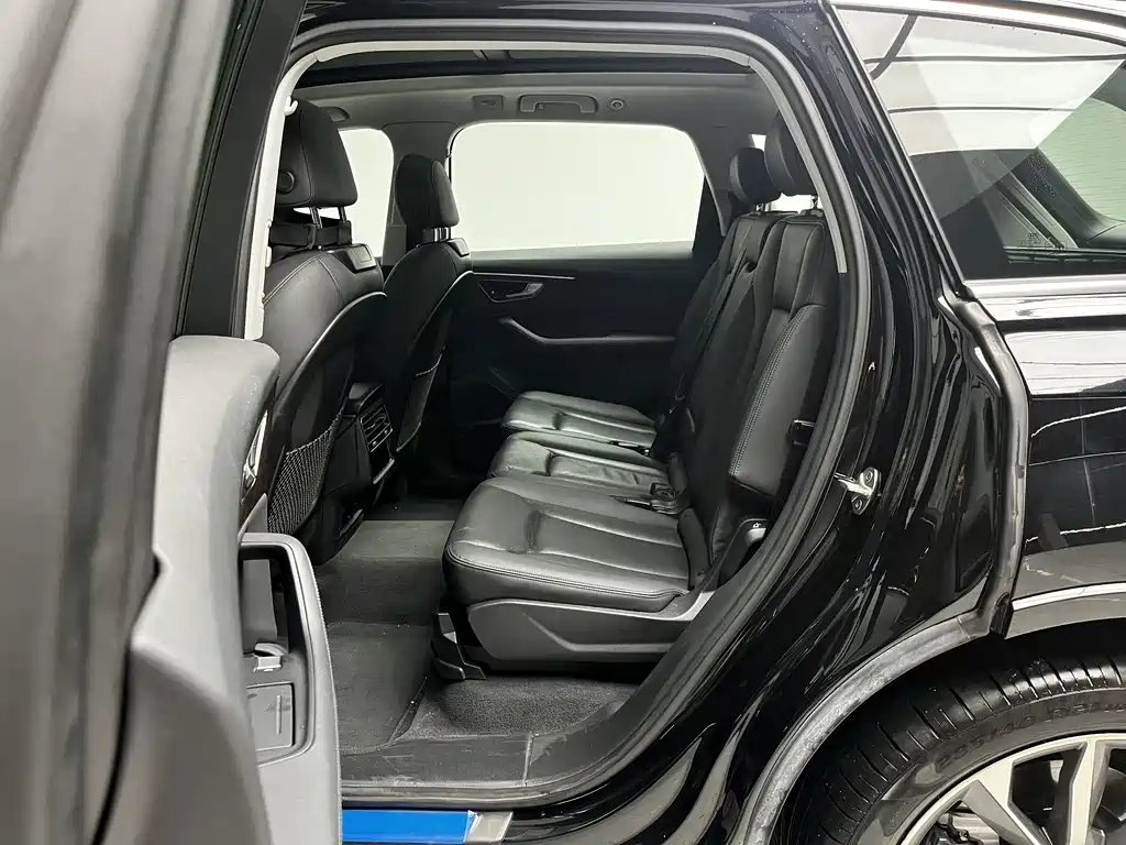 Audi Audi Q7 2023 55 TFSI quattro S line Sport 2023 - thumbnail 8