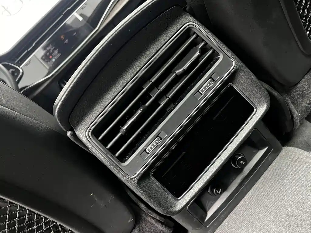 Audi Audi Q7 2023 55 TFSI quattro S line Sport 2023 - thumbnail 9