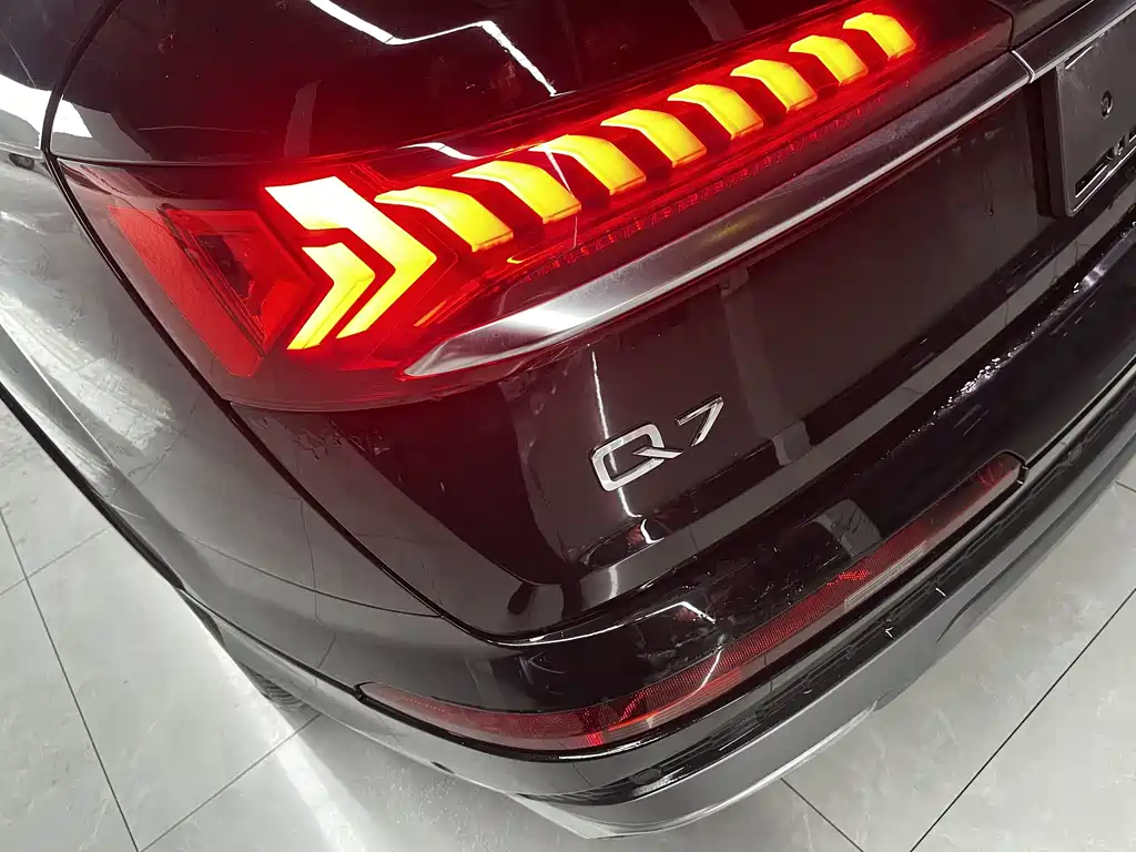 Audi Audi Q7 2023 55 TFSI quattro S line Sport 2023 - thumbnail 17