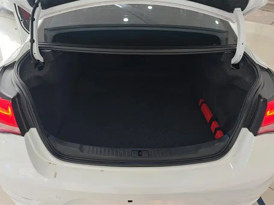 Chevrolet Malibu 2017 1.5T Automatic Comfort Edition 2017 - thumbnail 4