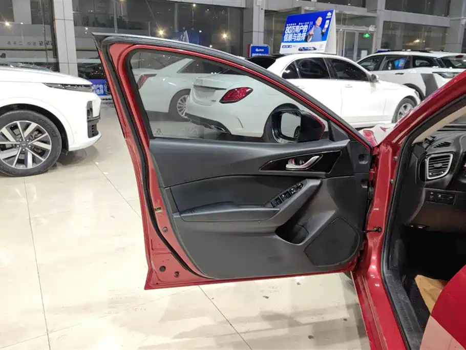 Mazda Mazda 3 Axela 2016 Sedan 1.5L Automatic Comfort 2016 - thumbnail 7