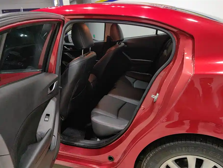 Mazda Mazda 3 Axela 2016 Sedan 1.5L Automatic Comfort 2016 - thumbnail 10