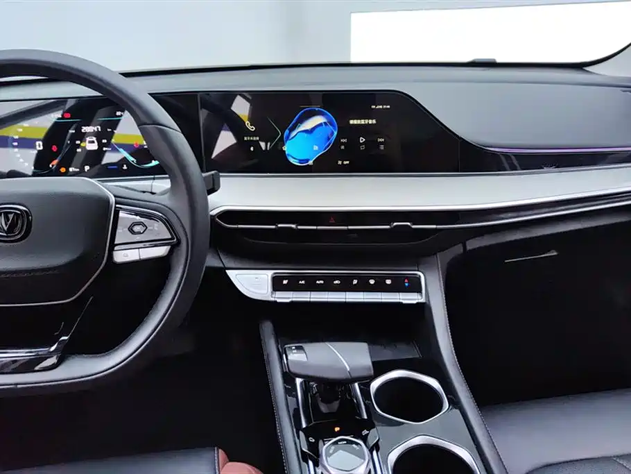 Changan Yidong 2023 Plus Blue Whale NE 1.4T GDI DCT Premium Edition 2023 - thumbnail 13