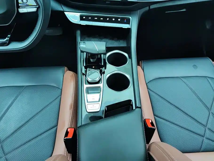 Changan Yidong 2023 Plus Blue Whale NE 1.4T GDI DCT Premium Edition 2023 - thumbnail 16