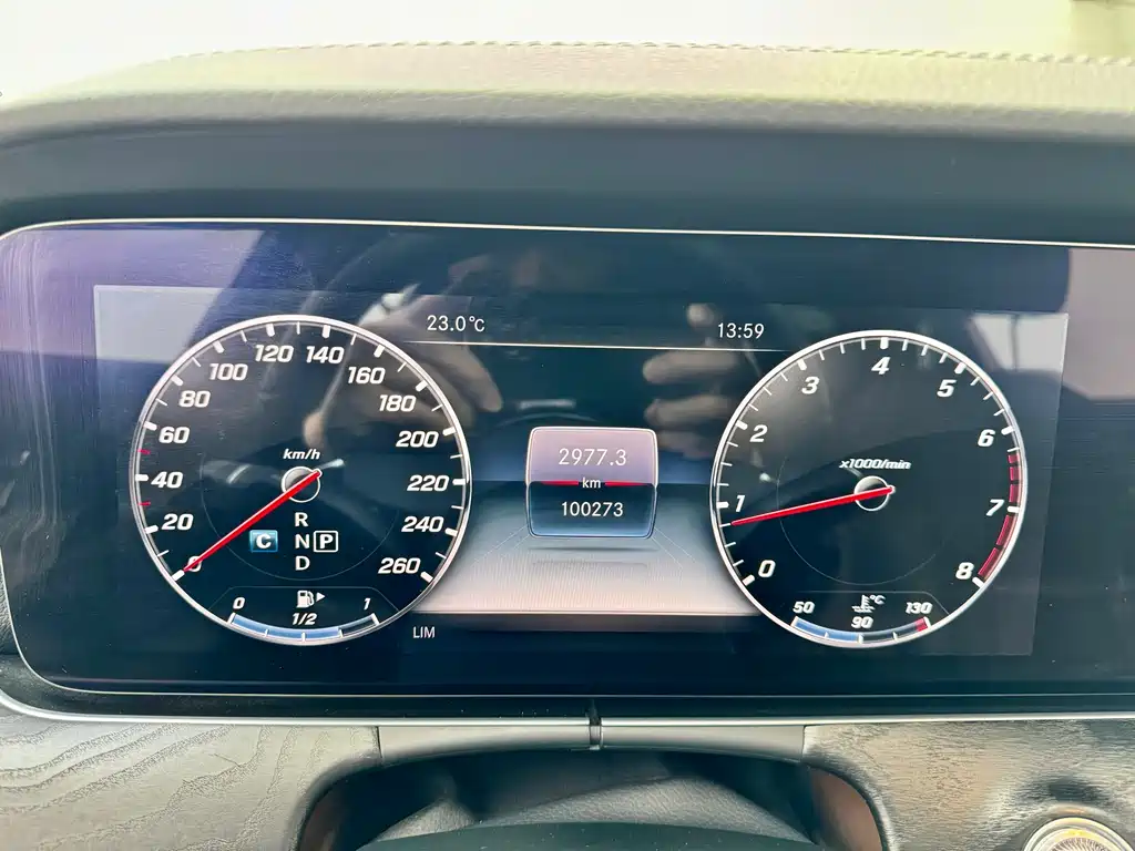 Mercedes-Benz Mercedes-Benz E-Class 2019 E 300 L Sport Fashion Edition 2019 - thumbnail 4