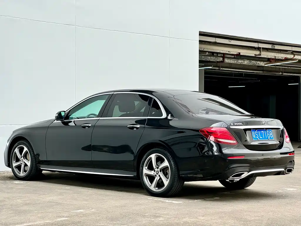 Mercedes-Benz Mercedes-Benz E-Class 2019 E 300 L Sport Fashion Edition 2019 - thumbnail 17