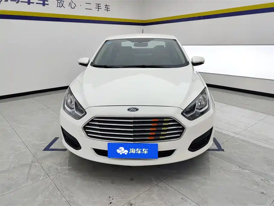 Ford Ford Focus 2017 Model Year Facelift 1.5L Manual Comfort Edition 2018 - thumbnail 2