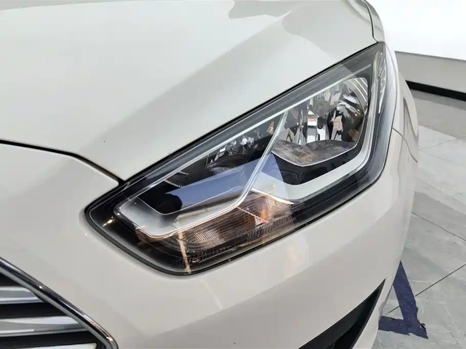 Ford Ford Focus 2017 Model Year Facelift 1.5L Manual Comfort Edition 2018 - thumbnail 5