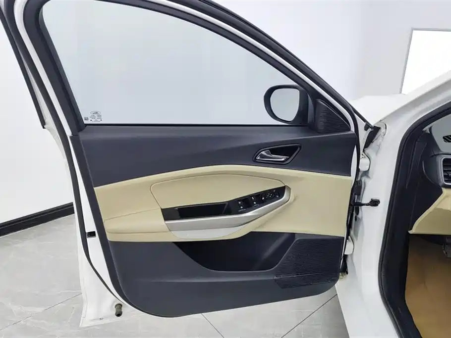 Ford Ford Focus 2017 Model Year Facelift 1.5L Manual Comfort Edition 2018 - thumbnail 7