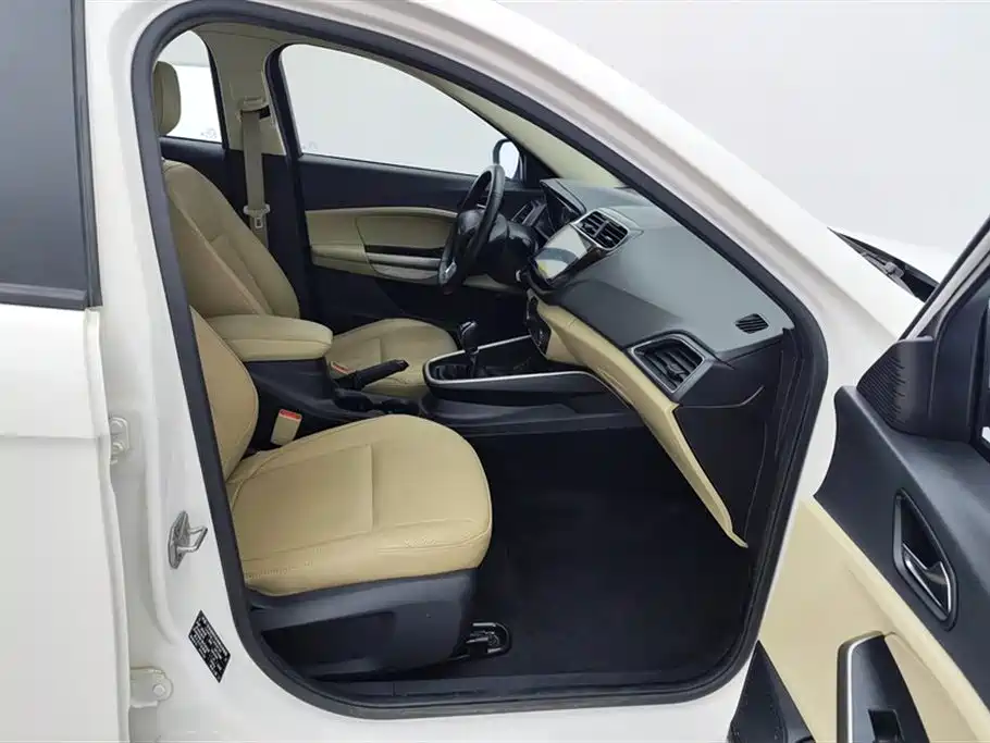 Ford Ford Focus 2017 Model Year Facelift 1.5L Manual Comfort Edition 2018 - thumbnail 8