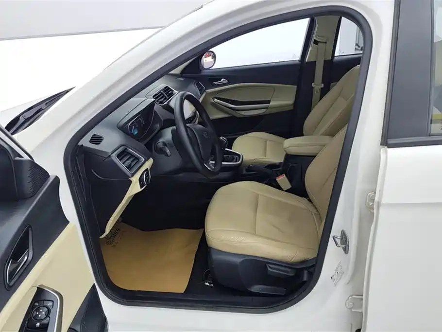 Ford Ford Focus 2017 Model Year Facelift 1.5L Manual Comfort Edition 2018 - thumbnail 9