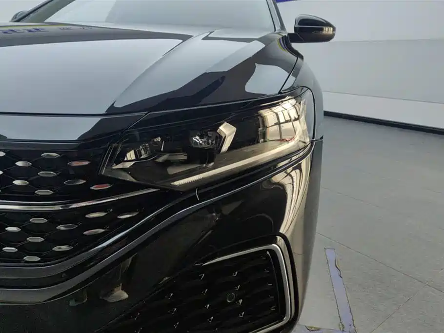 Volkswagen Volkswagen Passat 2023 Model Year Facelift 330TSI Elite Starry Sky Edition 2023 - thumbnail 5