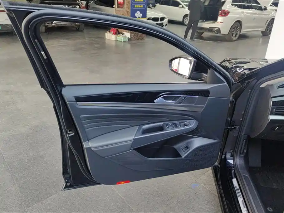 Volkswagen Volkswagen Passat 2023 Model Year Facelift 330TSI Elite Starry Sky Edition 2023 - thumbnail 7
