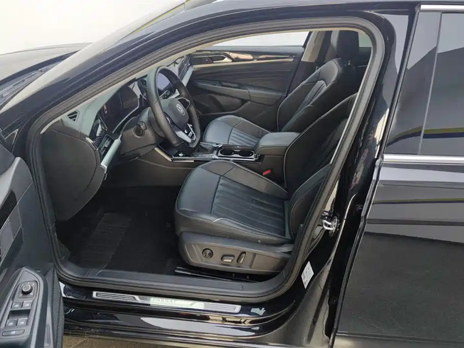 Volkswagen Volkswagen Passat 2023 Model Year Facelift 330TSI Elite Starry Sky Edition 2023 - thumbnail 9