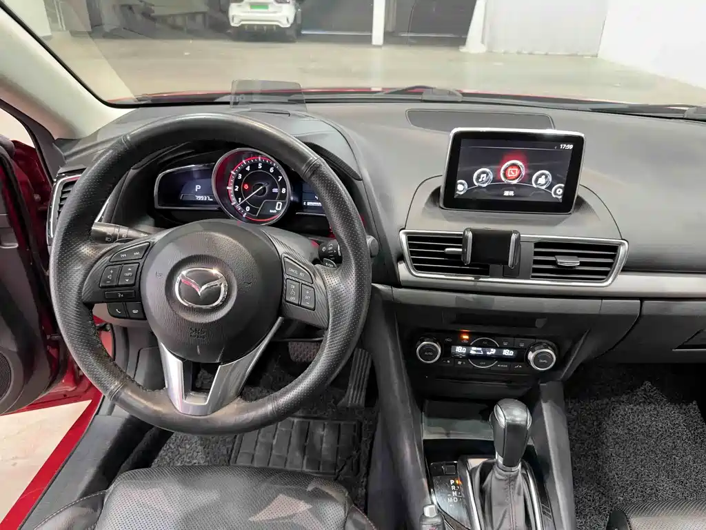 Mazda Mazda 3 Axela 2014 Hatchback 2.0L Automatic Flagship 2014 - thumbnail 15