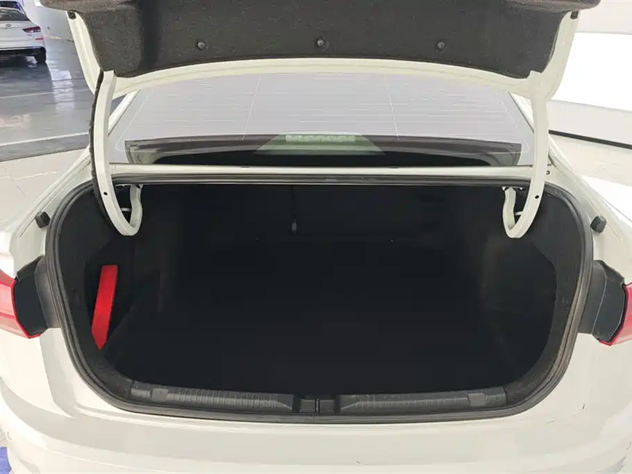 Volkswagen Bora 2021 200TSI DSG Elite Intelligent Connectivity Edition 2021 - thumbnail 4