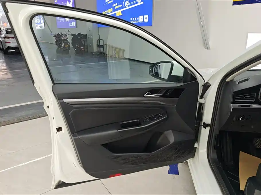Volkswagen Bora 2021 200TSI DSG Elite Intelligent Connectivity Edition 2021 - thumbnail 7
