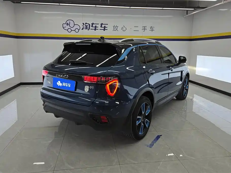 Lynk & Co Lynk & Co 01 2017 2.0T FWD Pro Edition 2018 - thumbnail 3
