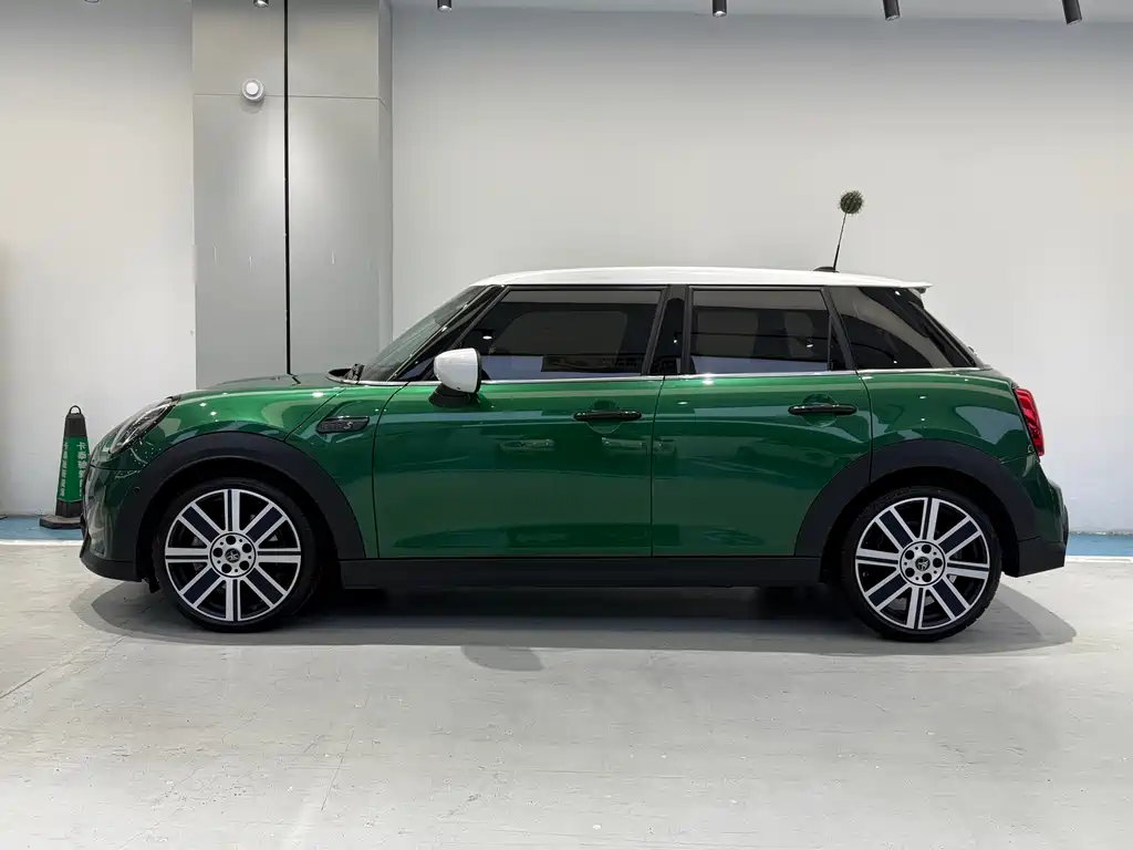 MINI MINI 2023 Facelift 2.0T COOPER S Artist Five-Door 2024 - thumbnail 3