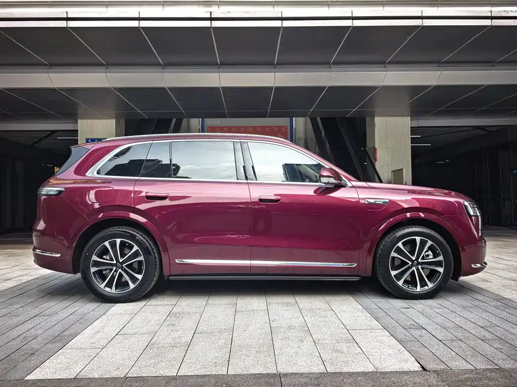 AITO Aito M7 2026 Extended Range Max AWD 5-Seat 2025 - thumbnail 3