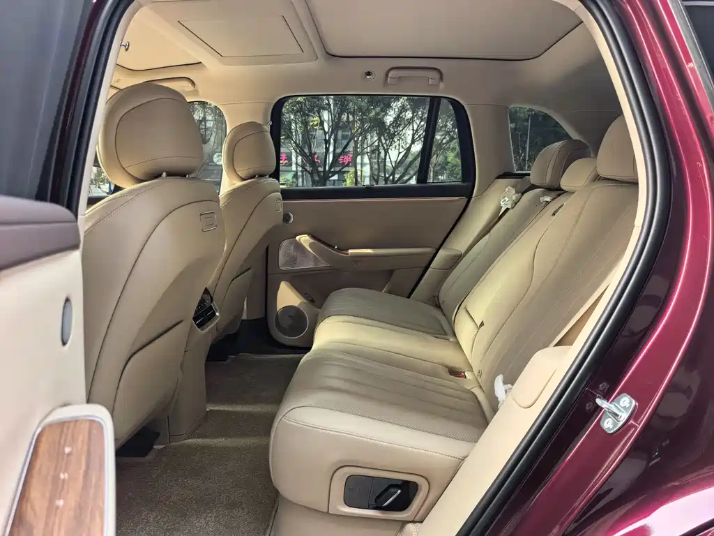 AITO Aito M7 2026 Extended Range Max AWD 5-Seat 2025 - thumbnail 9