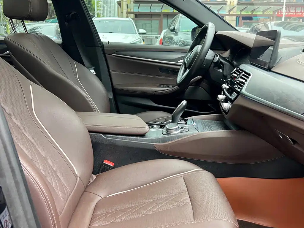 BMW BMW 5 Series Hybrid 2021 Model 535Le M Sport Package 2021 - thumbnail 7