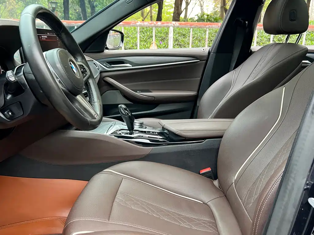 BMW BMW 5 Series Hybrid 2021 Model 535Le M Sport Package 2021 - thumbnail 8