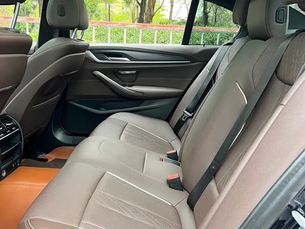 BMW BMW 5 Series Hybrid 2021 Model 535Le M Sport Package 2021 - thumbnail 9